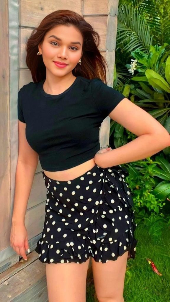 Call girls in Chanakyapuri