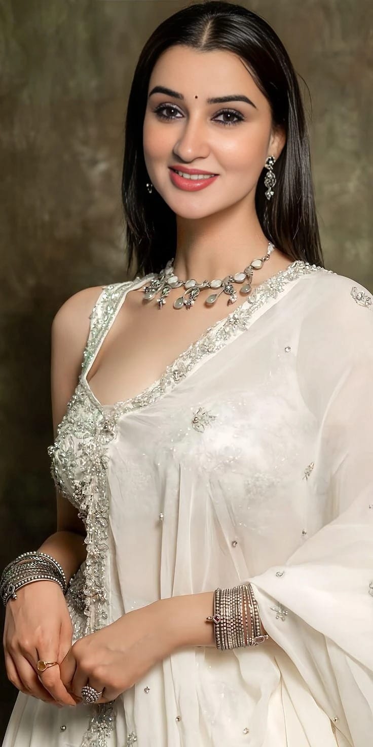 escorts service in Hotel Ramada